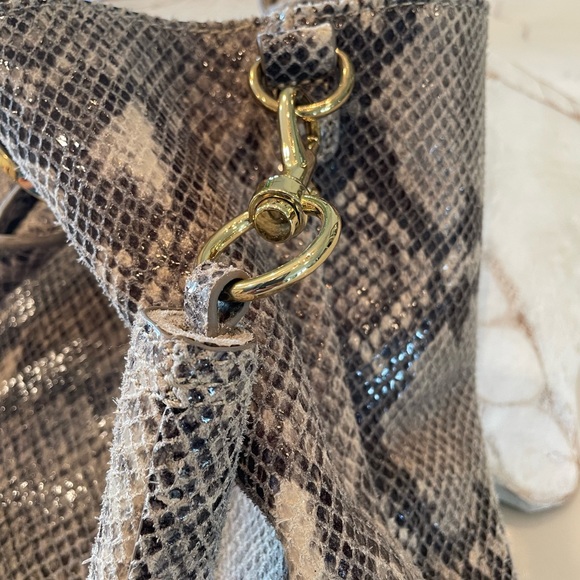 G.I.L.I. Python Snake print leather hobo bag gold tone hardware - Picture 4 of 11